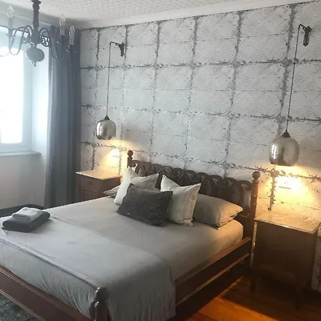 Alojamento de Acomodação e Pequeno-almoço La Casa 3*
