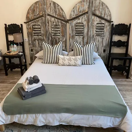 La Casa Bed & Breakfast *