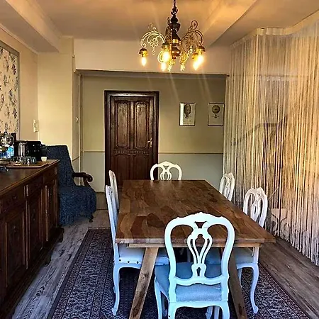 La Casa Bed & Breakfast