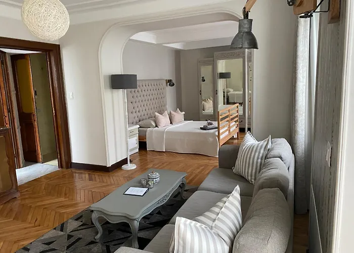 La Casa 3*